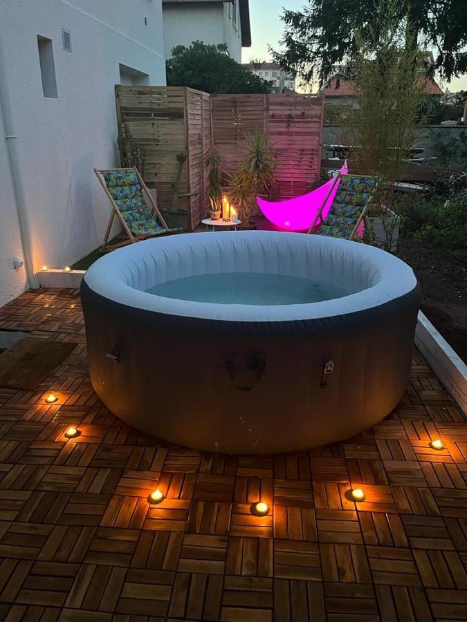 Superbe Appartement Avec Jacuzzi Avec Jardin Prive Lyon Ngoại thất bức ảnh